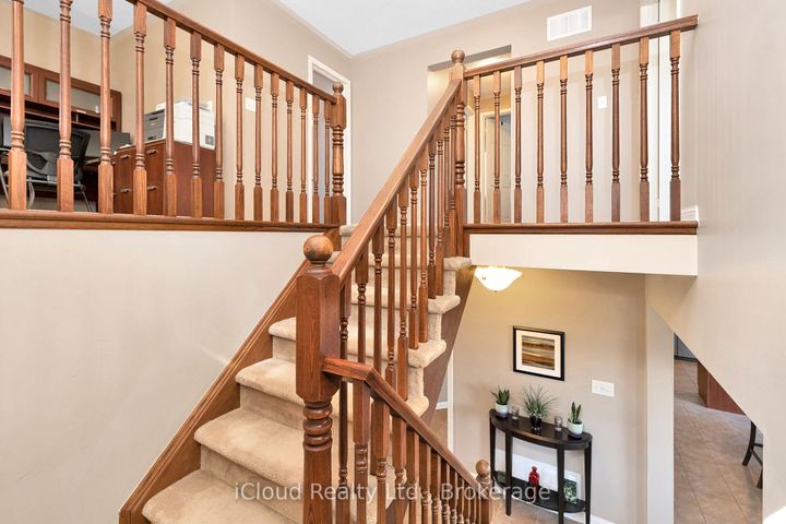 Photo 20 at 11 Bonavista Drive, Credit Valley, Brampton