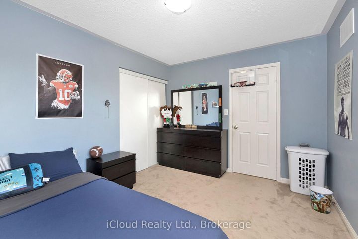 Photo 38 at 11 Bonavista Drive, Credit Valley, Brampton
