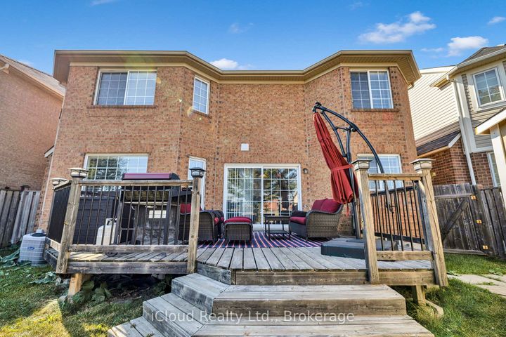Photo 40 at 11 Bonavista Drive, Credit Valley, Brampton