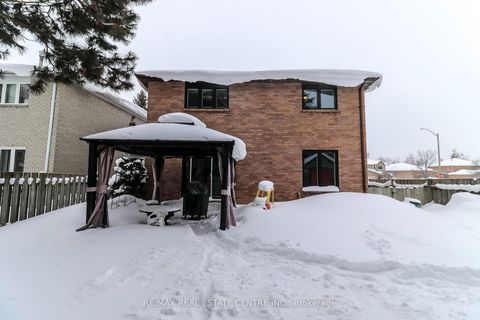 Photo 2 at 39 Cardinal Street, Cundles East, Barrie