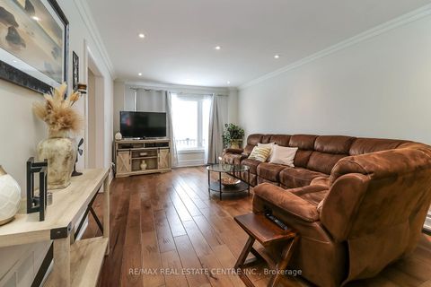 Photo 8 at 39 Cardinal Street, Cundles East, Barrie