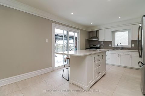 Photo 15 at 39 Cardinal Street, Cundles East, Barrie