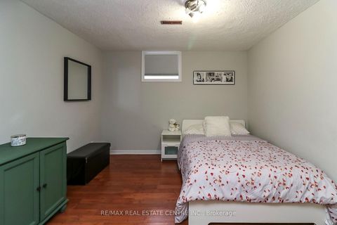 Photo 36 at 39 Cardinal Street, Cundles East, Barrie