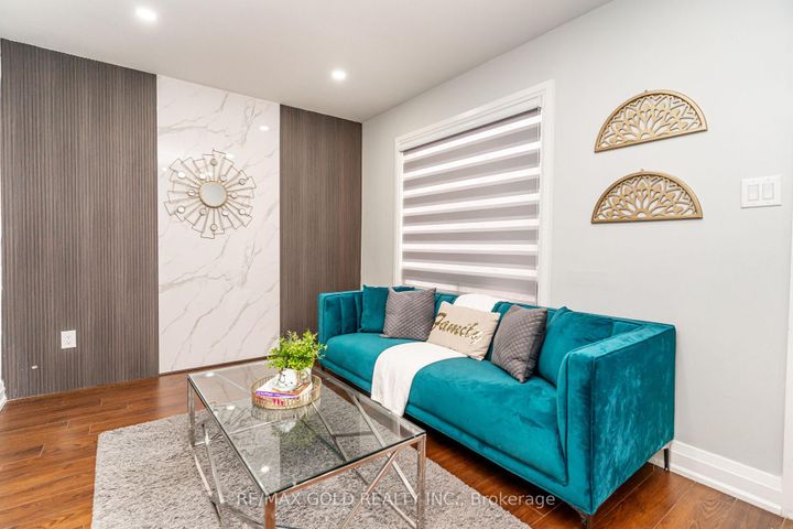 Photo 10 at 13 Martindale Crescent, Brampton West, Brampton