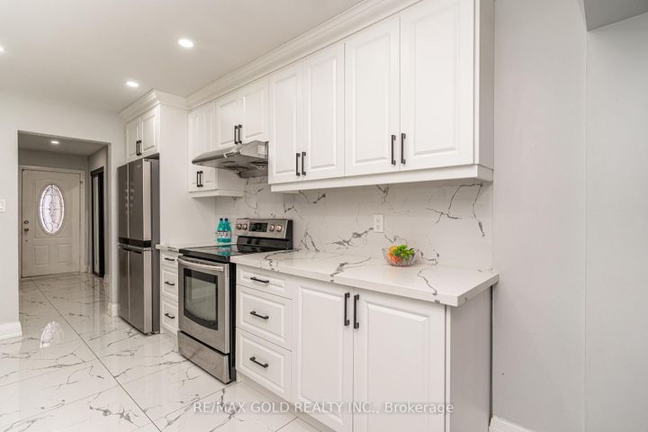 Photo 16 at 13 Martindale Crescent, Brampton West, Brampton