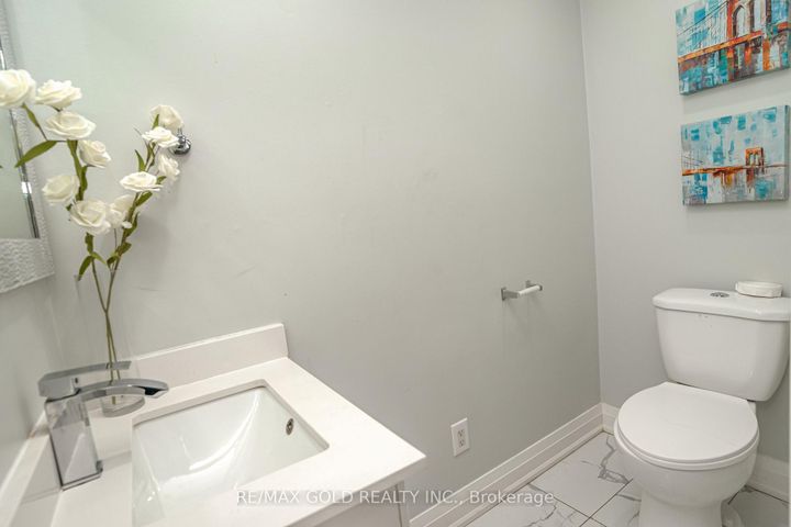 Photo 19 at 13 Martindale Crescent, Brampton West, Brampton