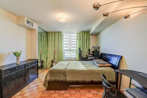 Photo 13 at 1703 - 77 Maitland Place, South St. James Town, Toronto