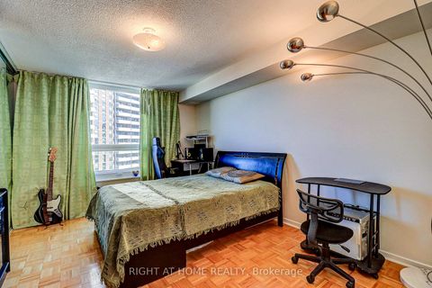 Photo 14 at 1703 - 77 Maitland Place, South St. James Town, Toronto