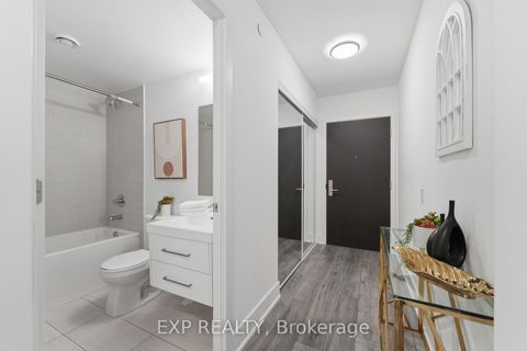 Photo 10 at 513 - 403 Church Street, Yonge Corridor, Toronto