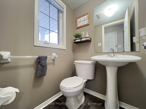 Photo 7 at 56 Beacon Road, Holly, Barrie