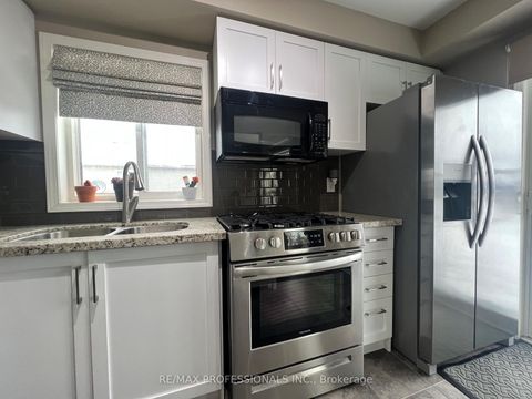 Photo 11 at 56 Beacon Road, Holly, Barrie