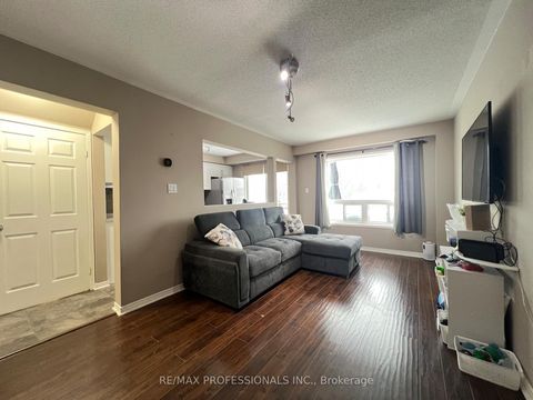 Photo 15 at 56 Beacon Road, Holly, Barrie