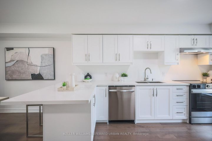 Photo 9 at 4 - 11 Plaisance Road, North Richvale, Richmond Hill