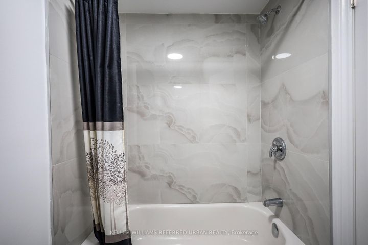 Photo 37 at 4 - 11 Plaisance Road, North Richvale, Richmond Hill