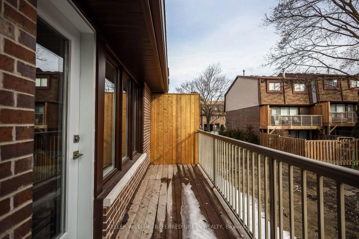 Photo 46 at 4 - 11 Plaisance Road, North Richvale, Richmond Hill