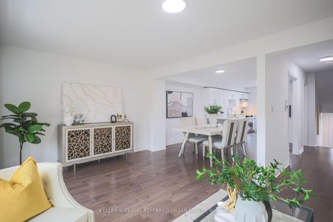 Photo 22 at 4 - 11 Plaisance Road, North Richvale, Richmond Hill