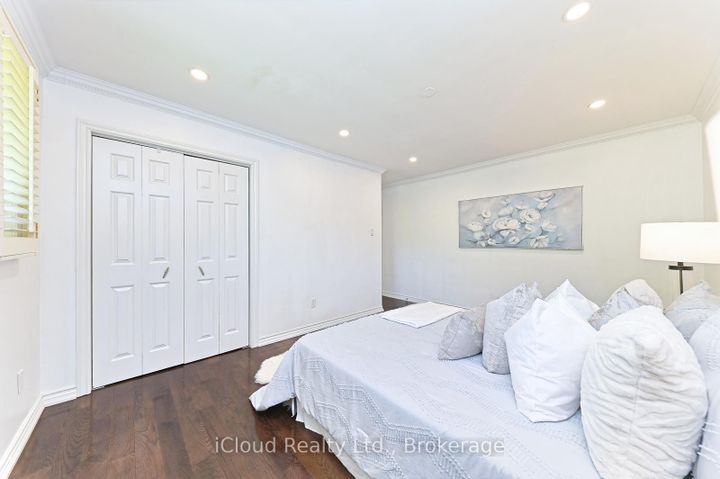 Photo 13 at 2101 Parkway Drive, Mountainside, Burlington