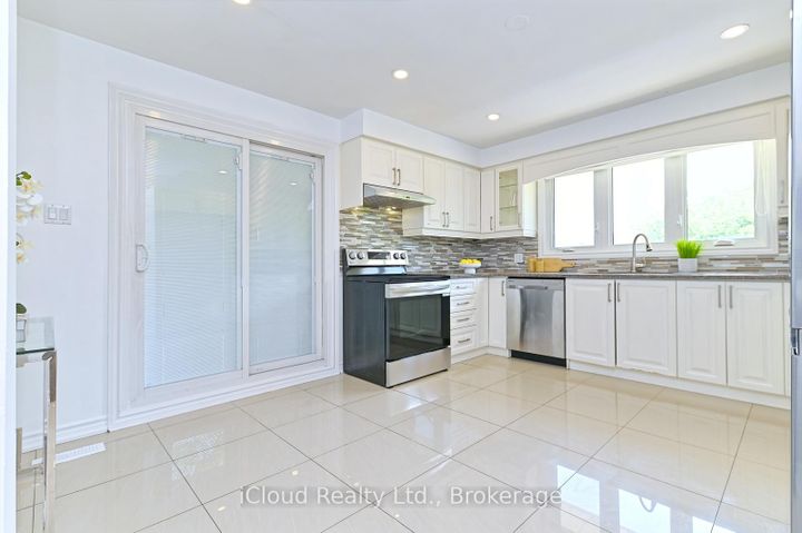 Photo 21 at 2101 Parkway Drive, Mountainside, Burlington