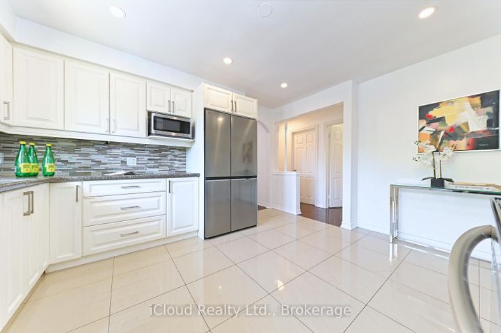 Photo 25 at 2101 Parkway Drive, Mountainside, Burlington