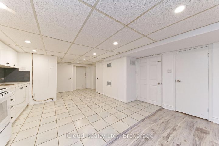 Photo 35 at 2101 Parkway Drive, Mountainside, Burlington