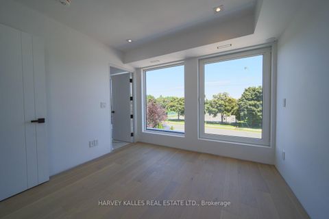 Photo 4 at 2970A Bayview Avenue, Willowdale East, Toronto