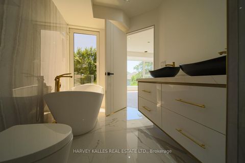 Photo 6 at 2970A Bayview Avenue, Willowdale East, Toronto