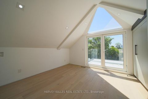 Photo 9 at 2970A Bayview Avenue, Willowdale East, Toronto