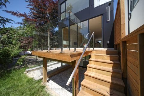 Photo 11 at 2970A Bayview Avenue, Willowdale East, Toronto