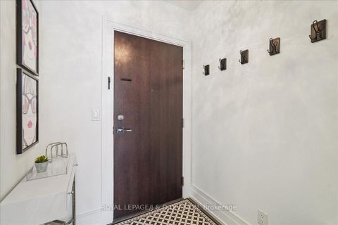 Photo 5 at 405 - 90 Niagara Street, Niagara, Toronto