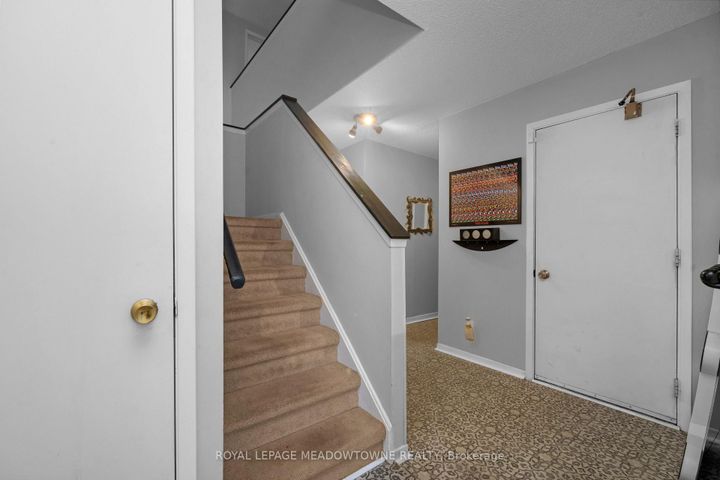 Photo 3 at 78 - 3079 Fifth Line W, Erin Mills, Mississauga