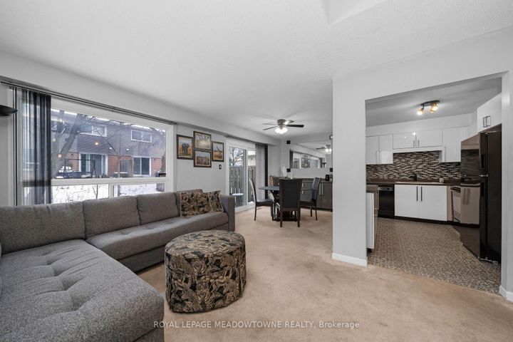 Photo 5 at 78 - 3079 Fifth Line W, Erin Mills, Mississauga