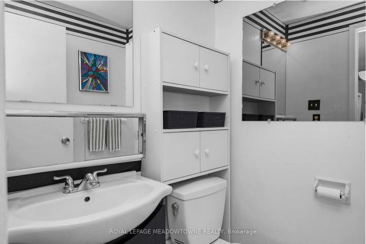 Photo 12 at 78 - 3079 Fifth Line W, Erin Mills, Mississauga