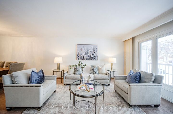 Photo 4 at 14 Castlebury Crescent, Steeles, Toronto