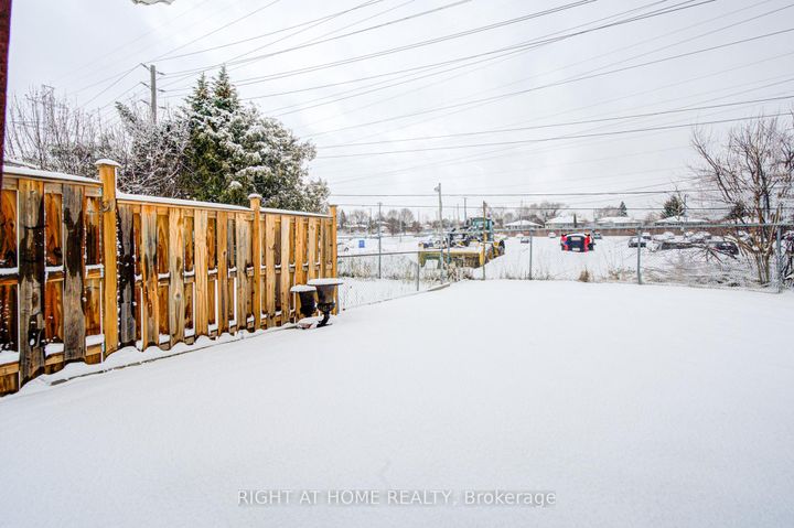 Photo 22 at 14 Castlebury Crescent, Steeles, Toronto