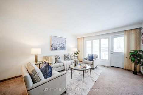 Photo 5 at 14 Castlebury Crescent, Steeles, Toronto