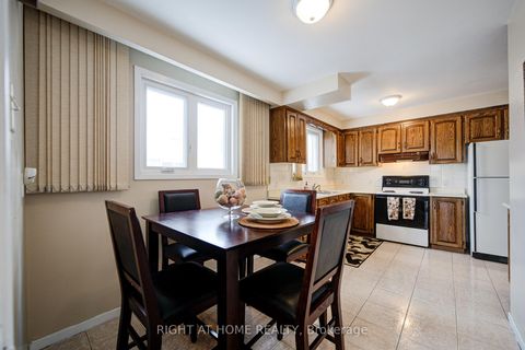 Photo 14 at 14 Castlebury Crescent, Steeles, Toronto