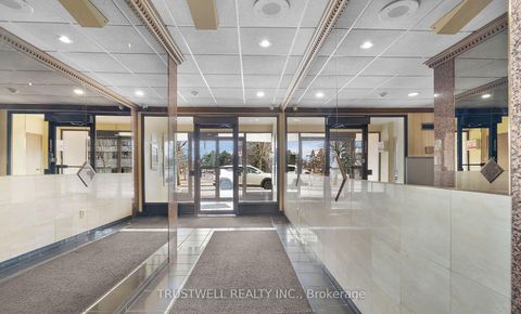 Photo 5 at 1707 - 10 Markbrook Lane, Jamestown, Toronto