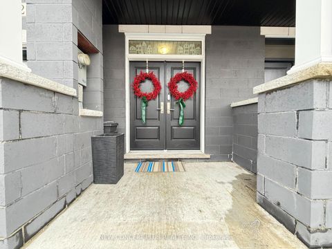 Photo 1 at 23 Lowther Avenue N, Oak Ridges, Richmond Hill