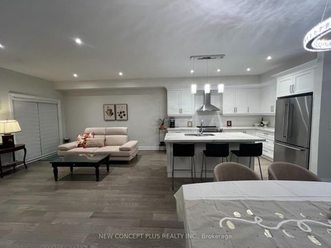 Photo 3 at 23 Lowther Avenue N, Oak Ridges, Richmond Hill