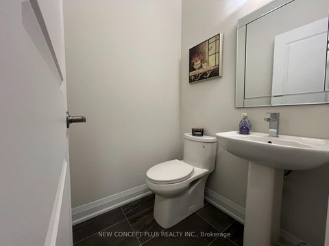 Photo 5 at 23 Lowther Avenue N, Oak Ridges, Richmond Hill