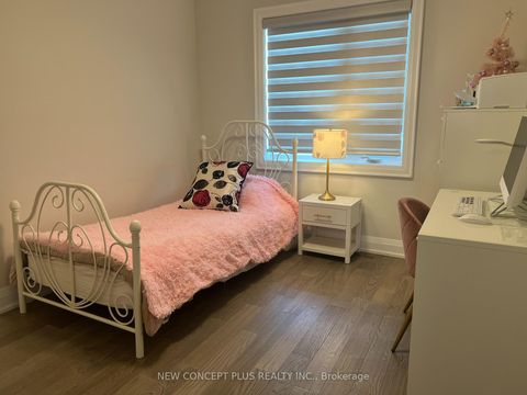 Photo 6 at 23 Lowther Avenue N, Oak Ridges, Richmond Hill