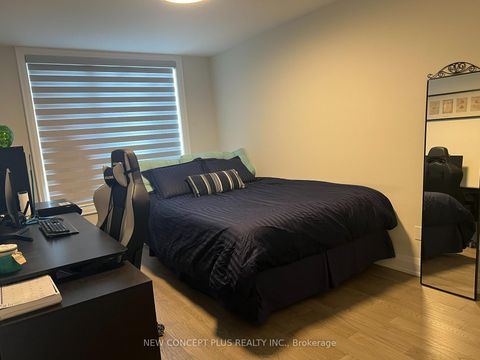 Photo 7 at 23 Lowther Avenue N, Oak Ridges, Richmond Hill