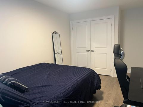 Photo 8 at 23 Lowther Avenue N, Oak Ridges, Richmond Hill