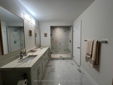 Photo 11 at 23 Lowther Avenue N, Oak Ridges, Richmond Hill