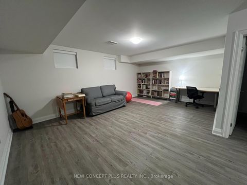 Photo 14 at 23 Lowther Avenue N, Oak Ridges, Richmond Hill