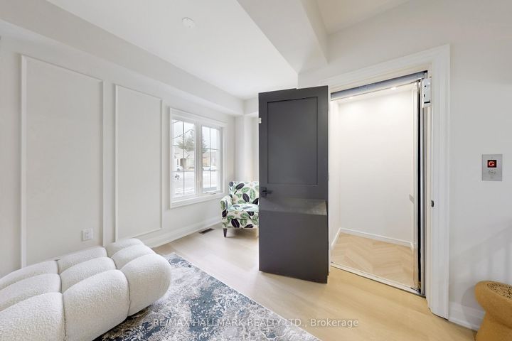 Photo 10 at 31 Naughton Drive, Westbrook, Richmond Hill