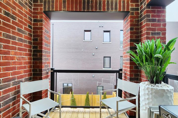 Photo 22 at 31 Naughton Drive, Westbrook, Richmond Hill