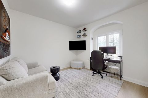 Photo 42 at 31 Naughton Drive, Westbrook, Richmond Hill