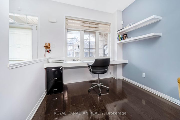 Photo 5 at 10 Yellowknife Road, Wellington, Brampton