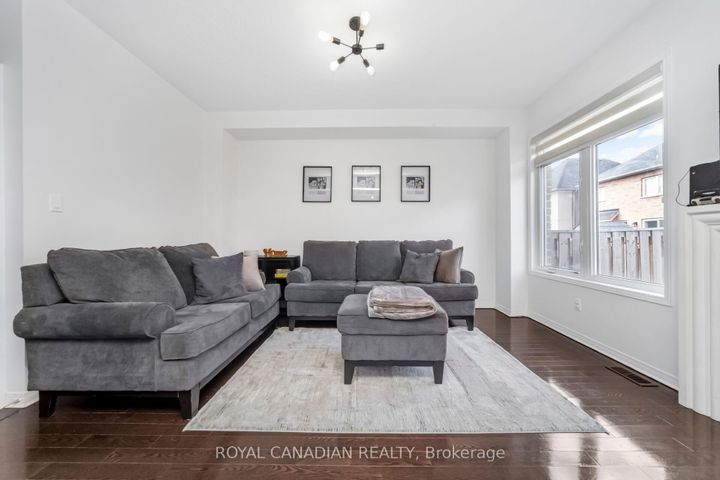 Photo 14 at 10 Yellowknife Road, Wellington, Brampton